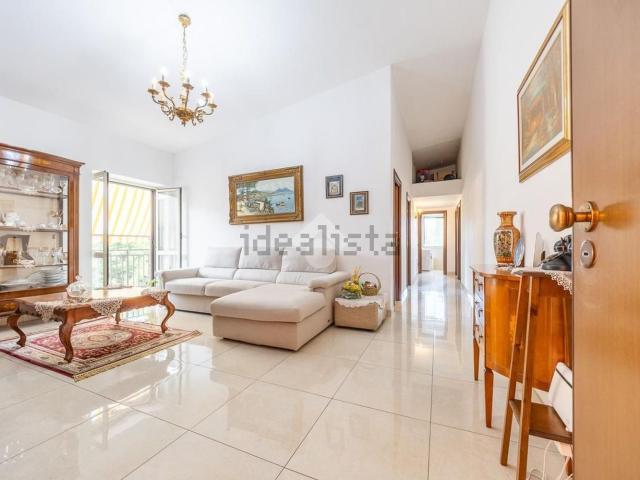 Appartamento in vendita di 117 m² in Via della Longarina, 3