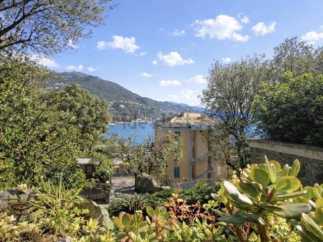 Appartamento in vendita di 117 m² in Via della Pineta, 11