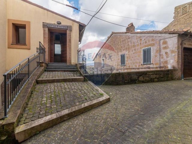Appartamento in vendita di 117 m² in Via delle Cantine, 113