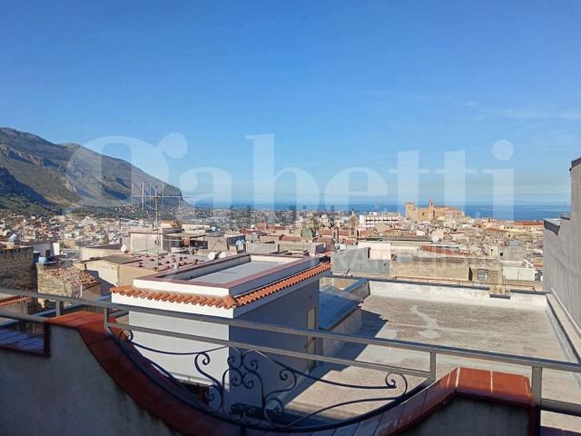 Appartamento in vendita di 117 m² in Via delle Alpi, 5