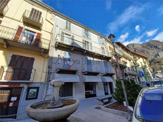 Appartamento in vendita di 117 m² in Via Emile Chanoux