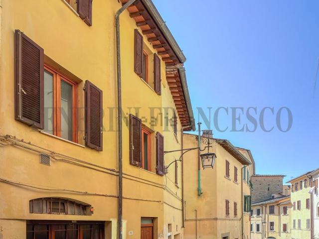 Appartamento in vendita di 117 m² in Via fra le Torri