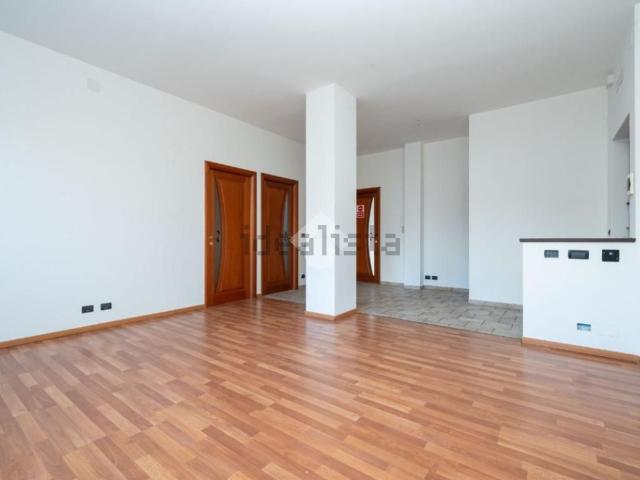 Appartamento in vendita di 117 m² in Via Fratelli Kennedy, 6