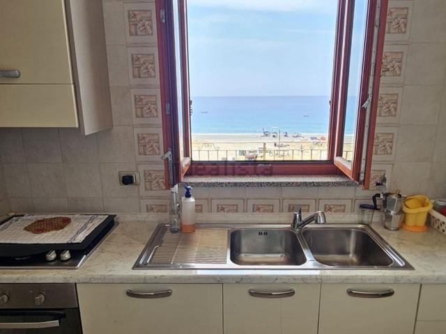 Appartamento in vendita di 117 m² in Via Jonio, 159