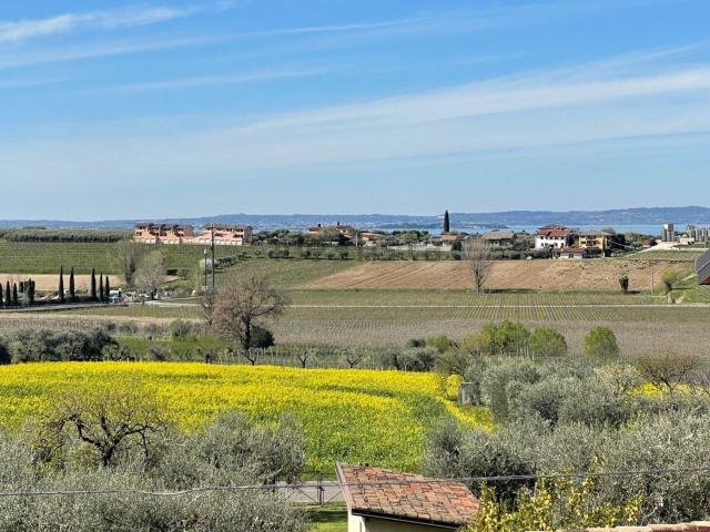 Appartamento in vendita di 117 m² in Via Modena