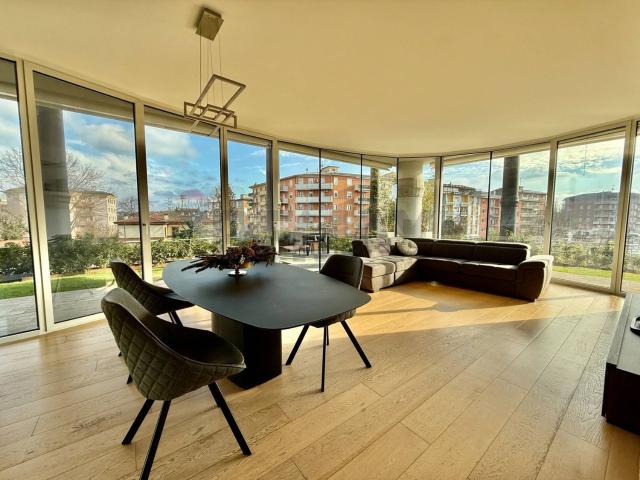 Appartamento in vendita di 117 m² in Via Mons. Enrico Assi, 5