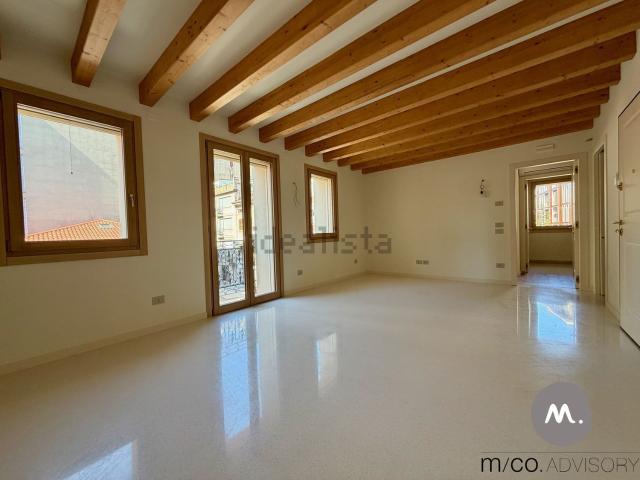 Appartamento in vendita di 117 m² in Via Mazzini