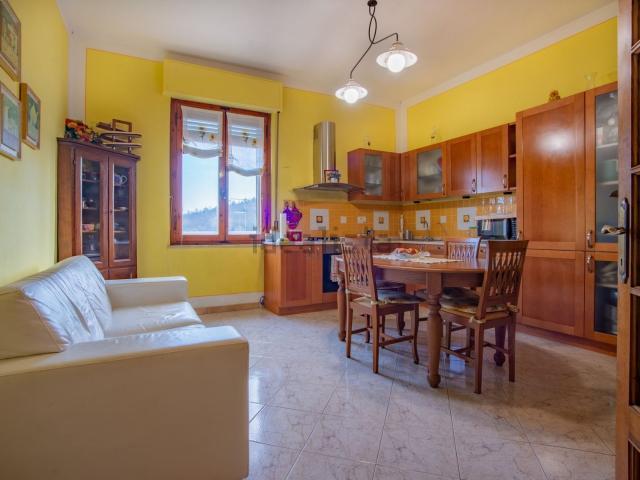 Appartamento in vendita di 117 m² in Via Martiri di Montemaggio
