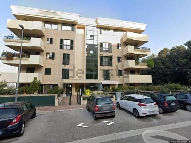 Appartamento in vendita di 117 m² in Via N. Piccinino
