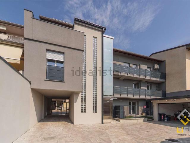 Appartamento in vendita di 117 m² in Via Novara, 57