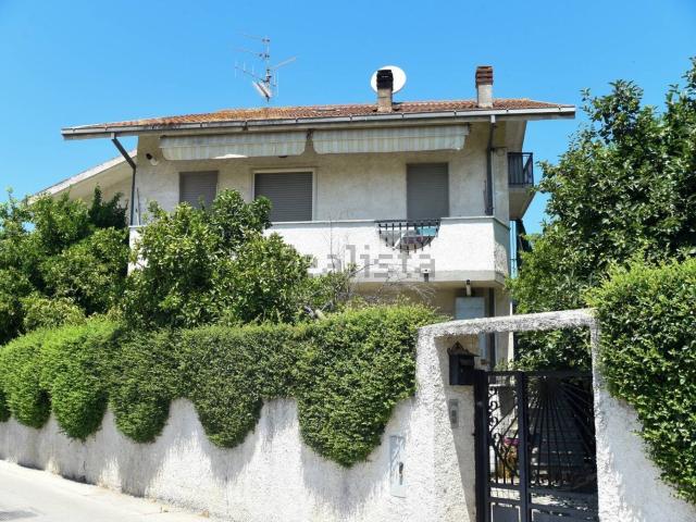 Appartamento in vendita di 117 m² in Via Senna