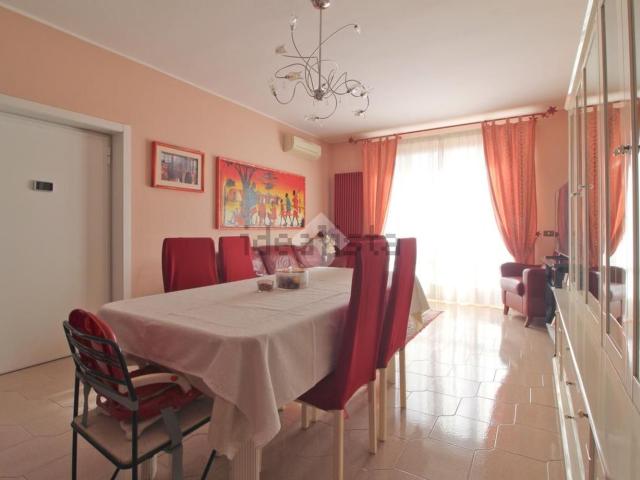 Appartamento in vendita di 117 m² in Via Pozzoni, 10
