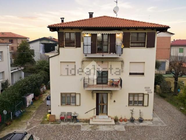Appartamento in vendita di 117 m² in Via Radici in Piano, 231