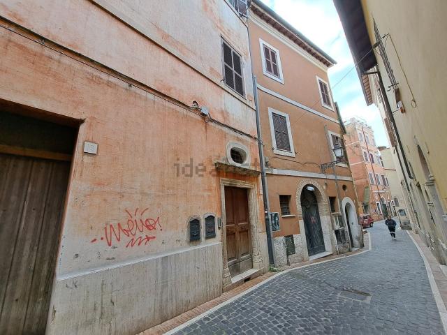 Appartamento in vendita di 117 m² in Via Ricciotti Garibaldi, 15