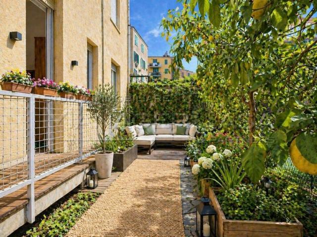 Appartamento in vendita di 117 m² in Via Tuia, 10