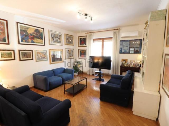 Appartamento in vendita di 117 m² in Via V. Cuoco