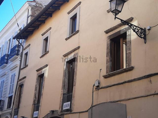 Appartamento in vendita di 117 m² in Via Vincenzo Comi, 56