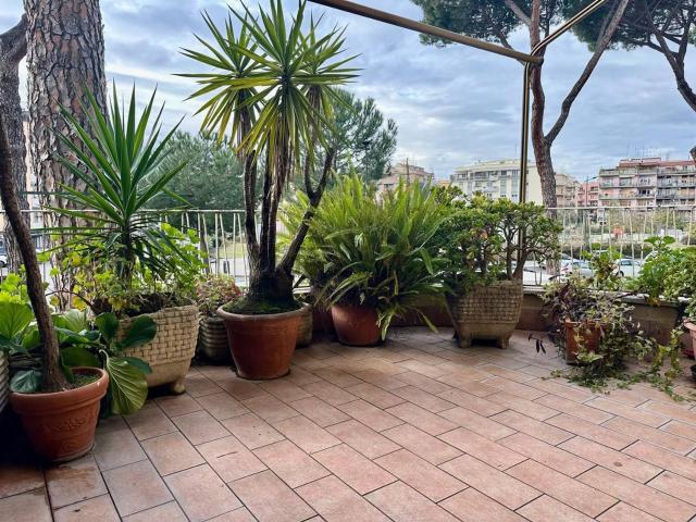 Appartamento in vendita di 117 m² in Viale Tirreno, 132