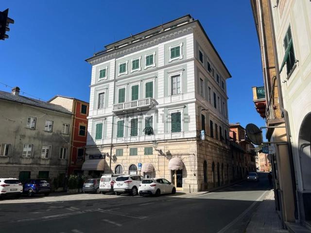 Appartamento in vendita di 117 m² in Piazza Garibaldi, 11