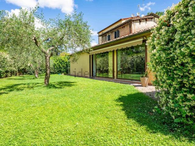 Appartamento in vendita di 117 m² in Strada Statale 73 Levante, 26