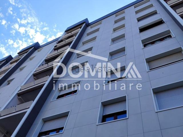 Appartamento in vendita di 118 m² in Via Camillo Sbarbaro, 27