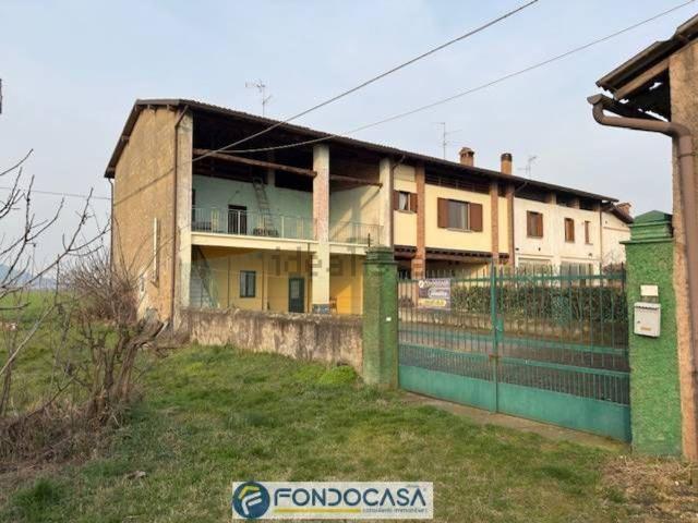 Appartamento in vendita di 118 m² in Via Castrezzato