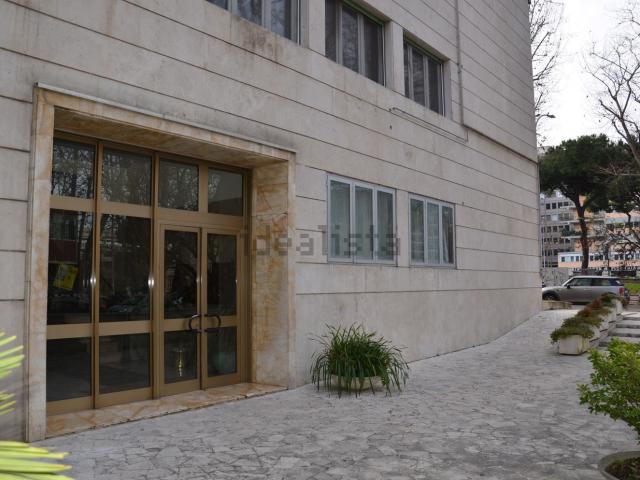 Appartamento in vendita di 118 m² in Via Cristoforo Colombo, 175