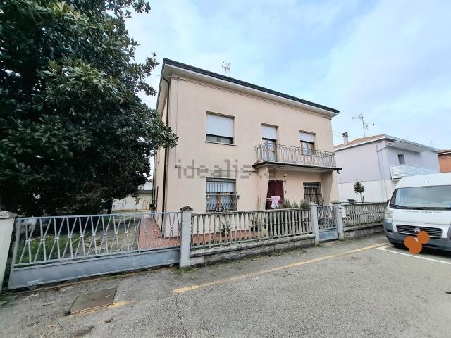 Appartamento in vendita di 118 m² in Via A. Maccaferri, 8