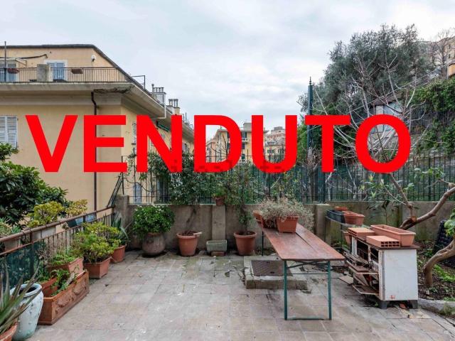 Appartamento in vendita di 118 m² in Via Adamo Centurione