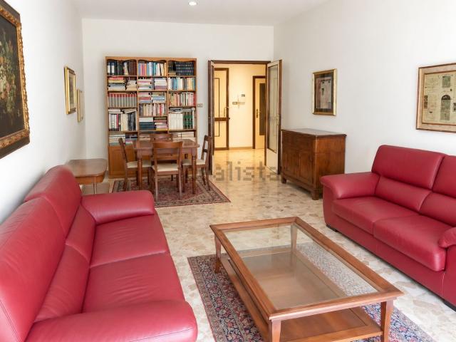 Appartamento in vendita di 118 m² in Via Adelaide Borghi Mamo