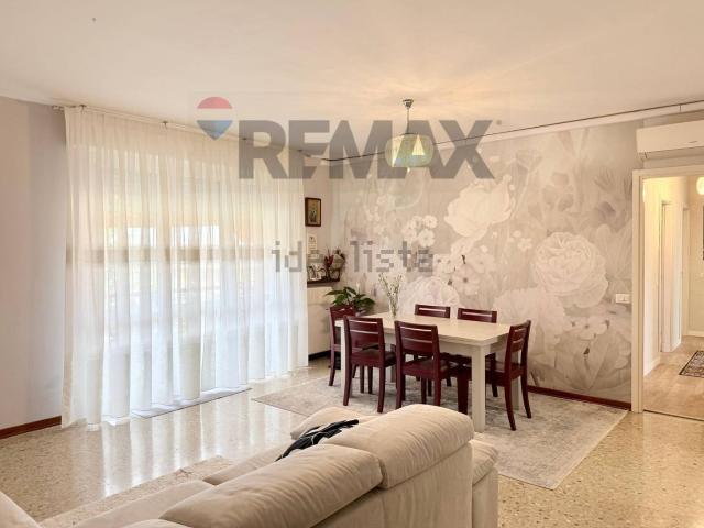 Appartamento in vendita di 118 m² in Via Aldo Moro, 8