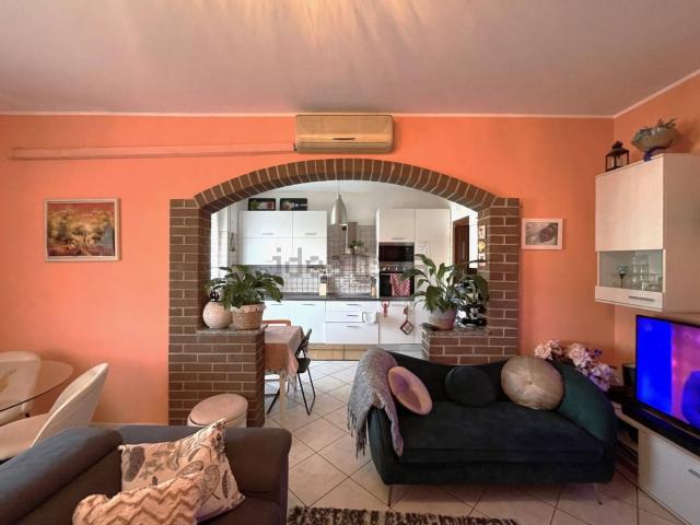 Appartamento in vendita di 118 m² in Via Battista Gambaro