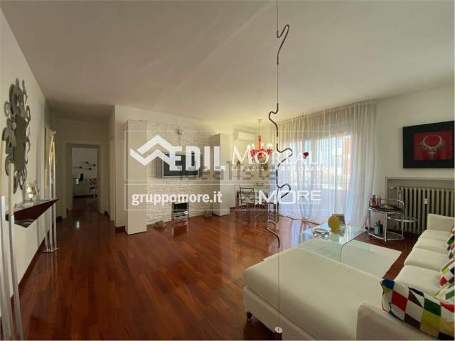 Appartamento in vendita di 118 m² in Via Giuseppe Biagi, 36