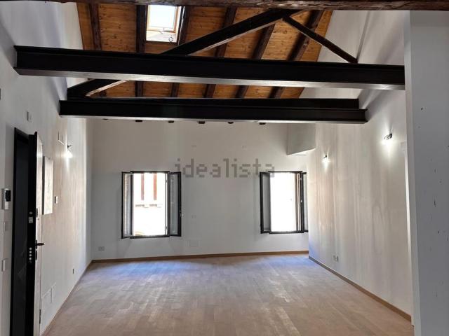 Appartamento in vendita di 118 m² in Via Don G. Bosco, 1