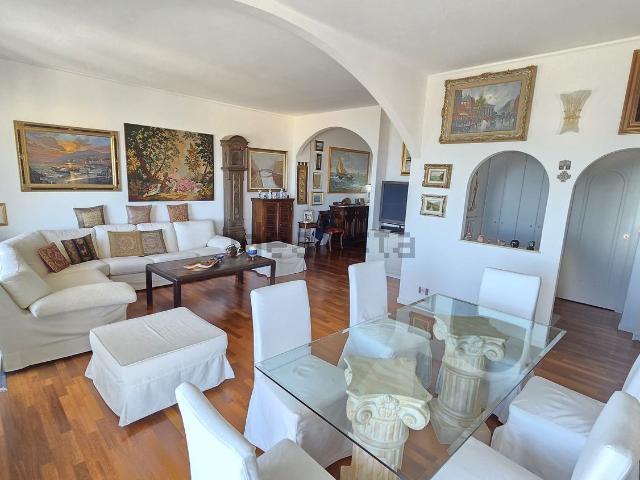 Appartamento in vendita di 118 m² in Via degli Ulivi, 6