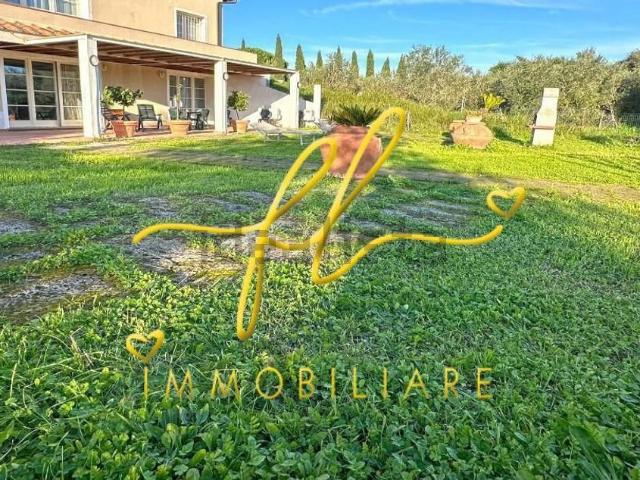 Appartamento in vendita di 118 m² in Via dei Parmigiani, 12