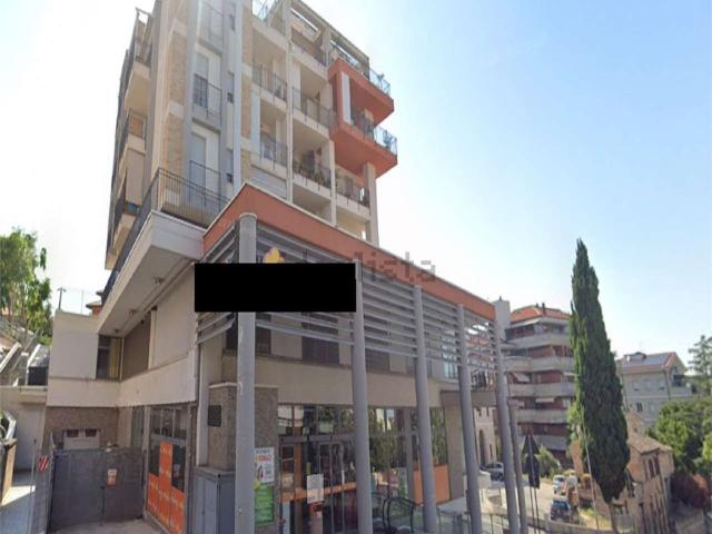 Appartamento in vendita di 118 m² in Via dei Velini