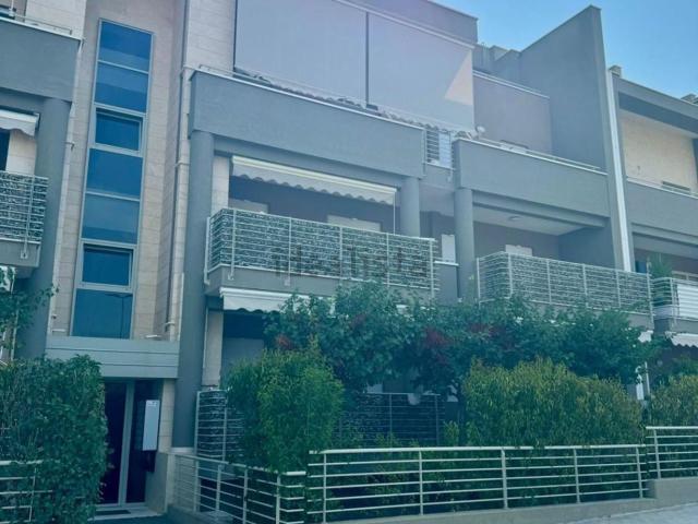 Appartamento in vendita di 118 m² in Via del Rosmarino