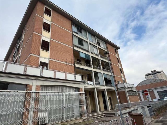 Appartamento in vendita di 118 m² in Via Emilia All&apos Ospizio, 52
