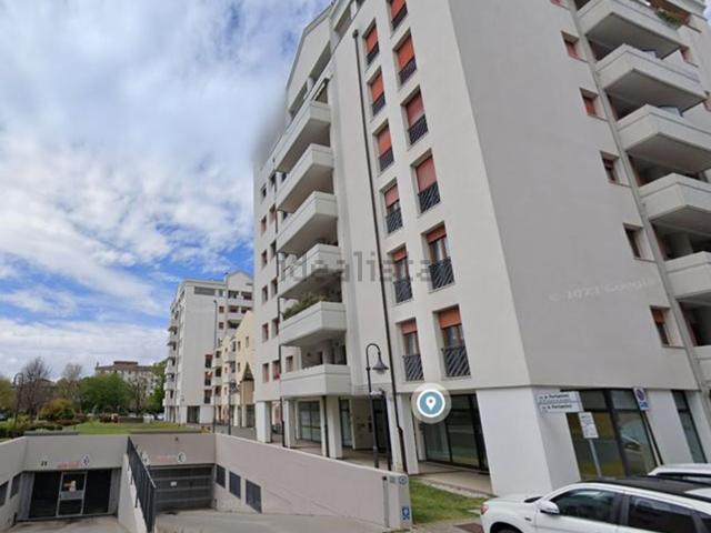 Appartamento in vendita di 118 m² in Via Enrico Forlanini, 14
