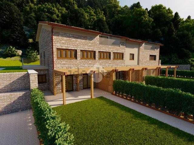 Appartamento in vendita di 118 m² in Via Eremo delle Carceri, 26