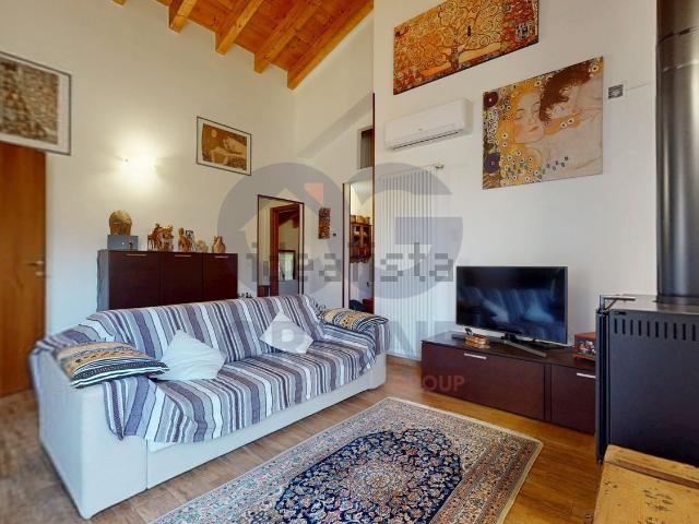 Appartamento in vendita di 118 m² in Via Lavino, 346