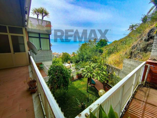 Appartamento in vendita di 118 m² in Via M. Maugeri, 17