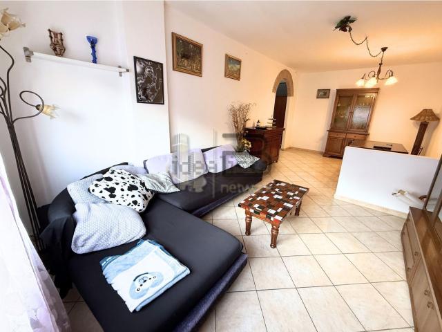 Appartamento in vendita di 118 m² in Via Montia