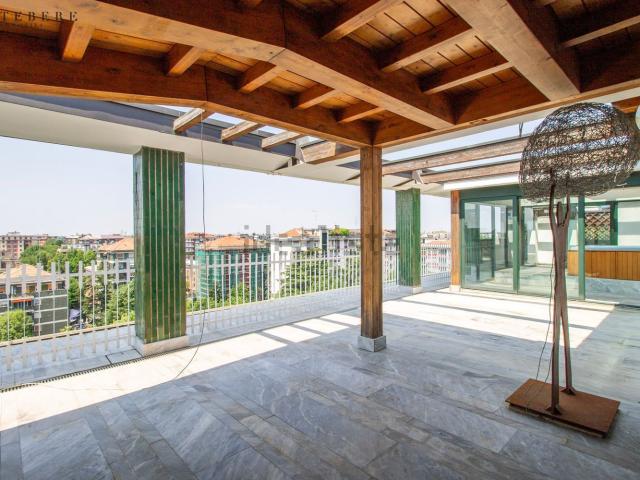 Appartamento in vendita di 118 m² in Via Pompeo Neri, 13