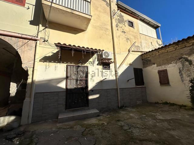 Appartamento in vendita di 118 m² in Via Pastrengo, 29