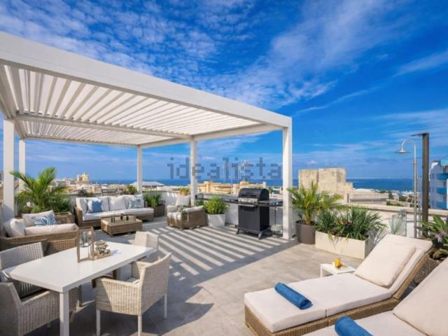 Appartamento in vendita di 118 m² in Via Roberto D&apos Angiò