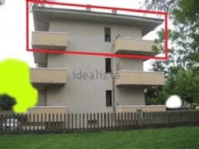 Appartamento in vendita di 118 m² in Viale delle Regioni, 64