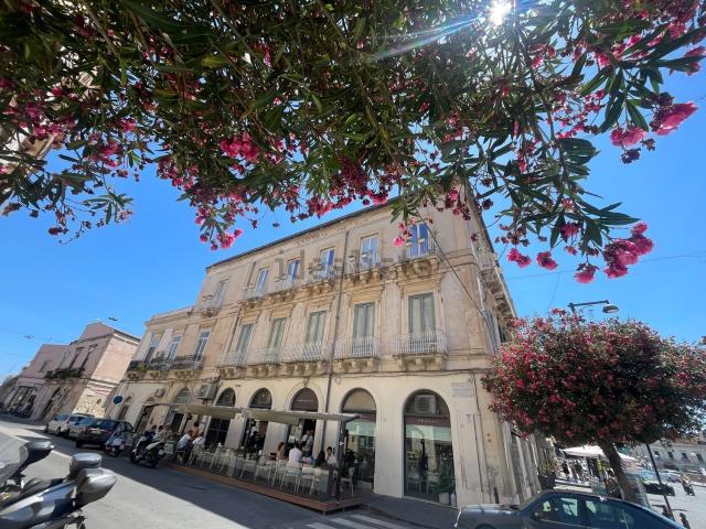 Appartamento in vendita di 118 m² in Corso Umberto I, 16