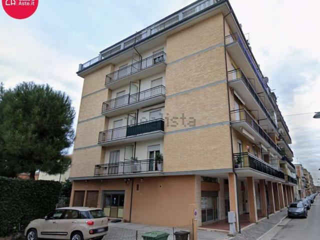 Appartamento in vendita di 119 m² in Via C. Colombo, 142